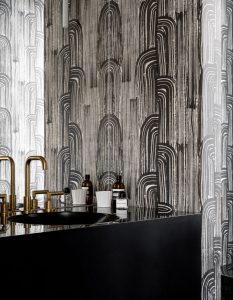 کاغذ دیواری در طراحی حمام و سرویس بهداشتی